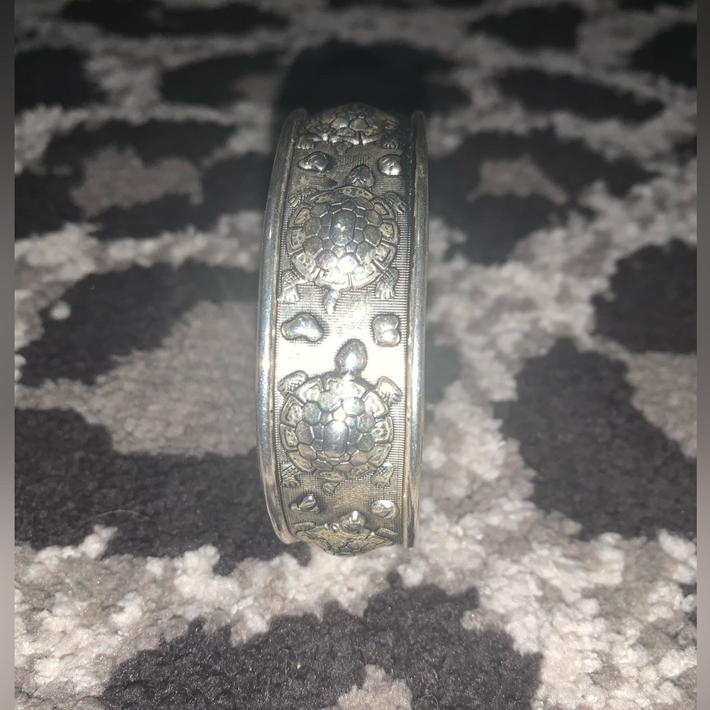 Silver turtle bracelet. 🐢